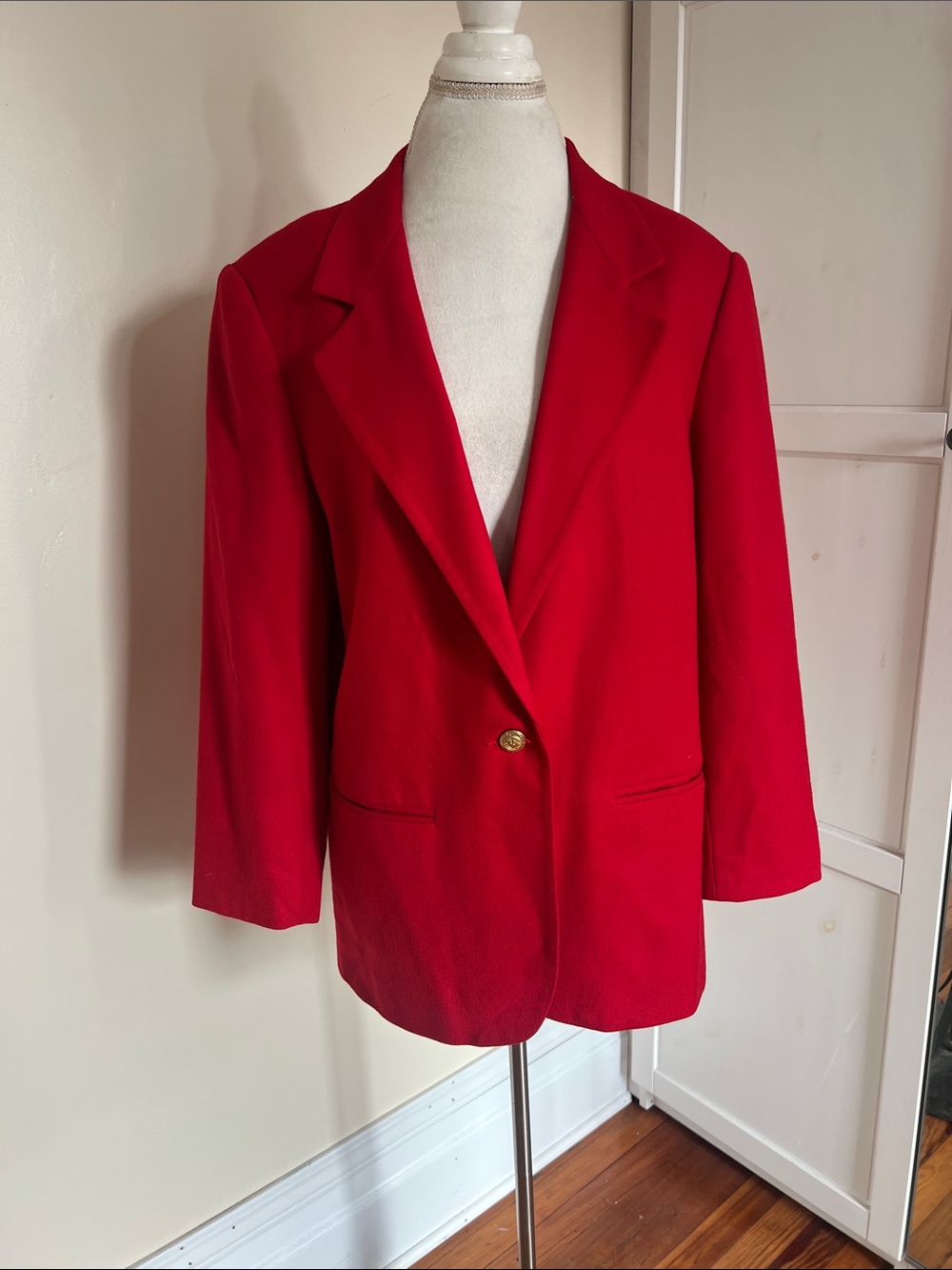 Vintage Sag Harbor Petite 100% Wool Red Blazer Gold Crest Button Jacket Sz 12P